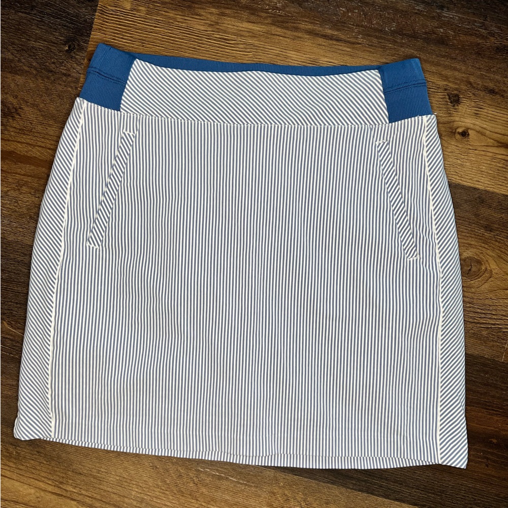 Tribal skirt skort blue and white striped size 4